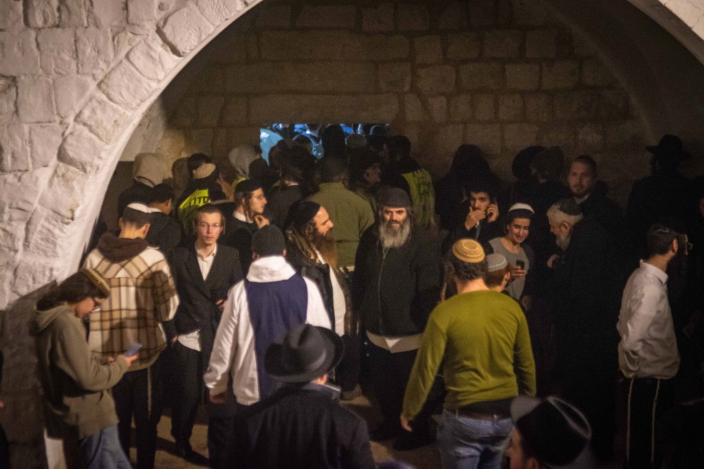 ליל עשרה בטבת בקבר יוסף שבשכם