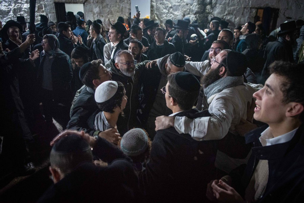 ליל עשרה בטבת בקבר יוסף שבשכם