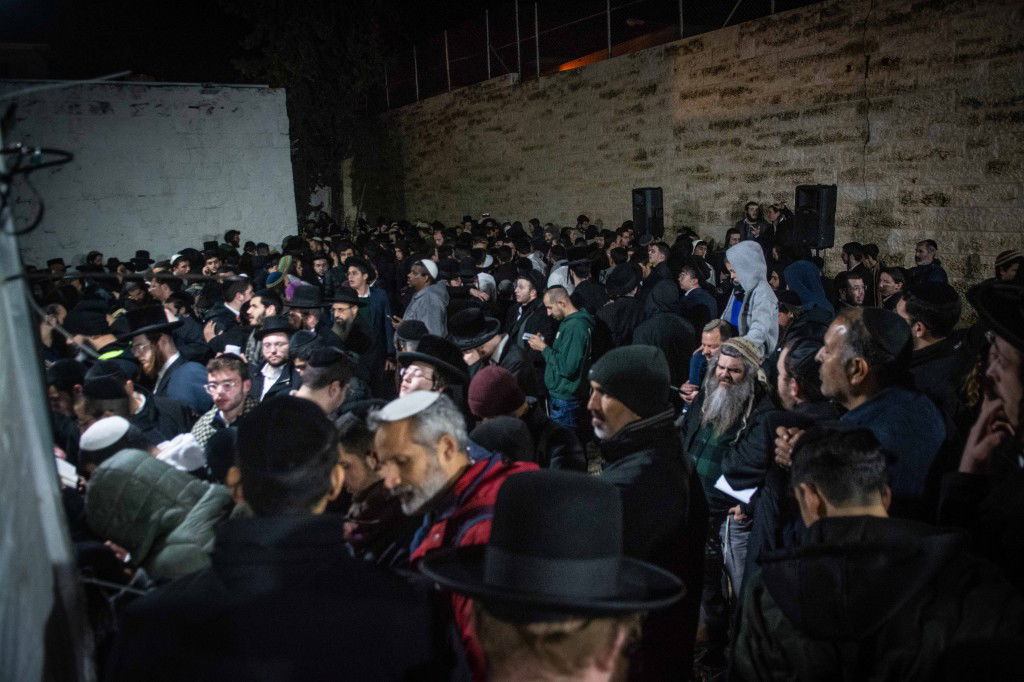 ליל עשרה בטבת בקבר יוסף שבשכם