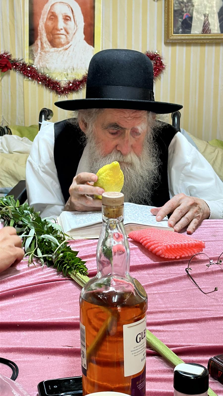 איש היראה הגה"צ רבי משה חיים אריה זצ"ל