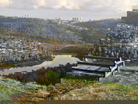 הספסל עם הנוף היפה ביותר, בימים אלו | חורף תשפ"ו