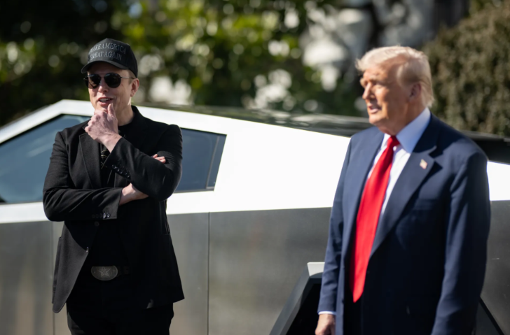 טראמפ ומאסק בזמנים טובים יותר, במדשאות הבית הלבן