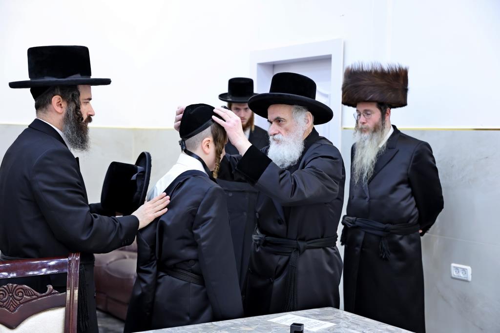 בר מצווה לבן הרב חיים מאיר מרקוביץ, אצל האדמו"ר מויזניץ