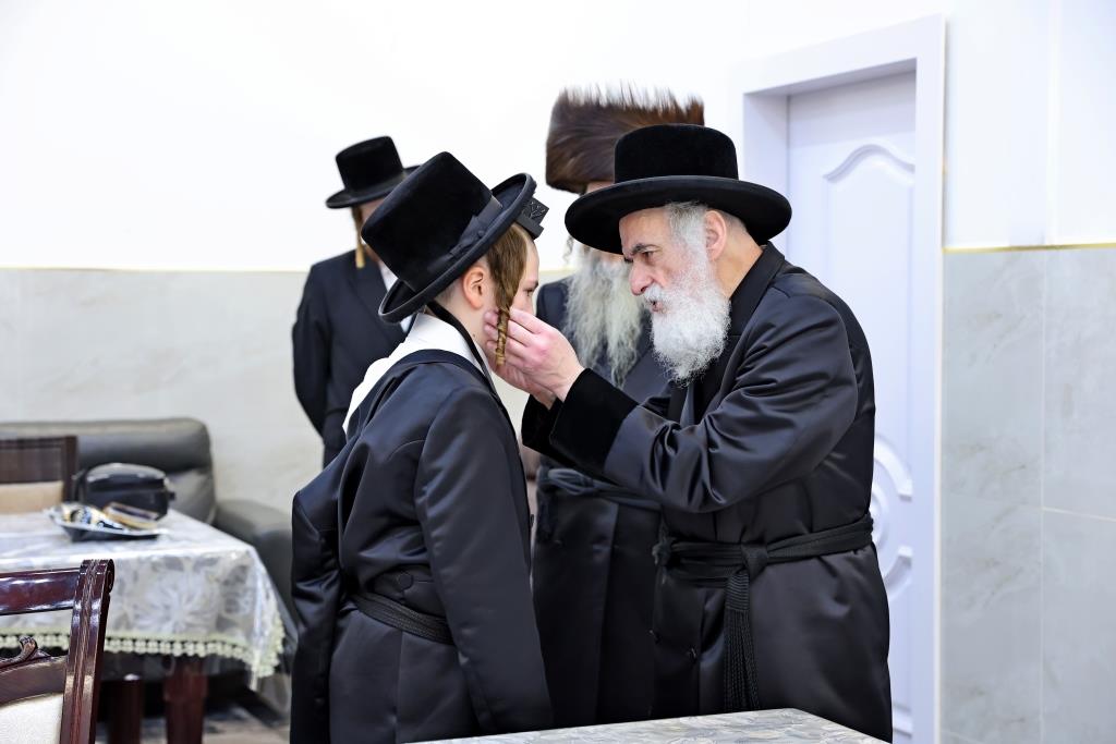 בר מצווה לבן הרב חיים מאיר מרקוביץ, אצל האדמו"ר מויזניץ