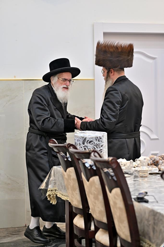 בר מצווה לבן הרב חיים מאיר מרקוביץ, אצל האדמו"ר מויזניץ