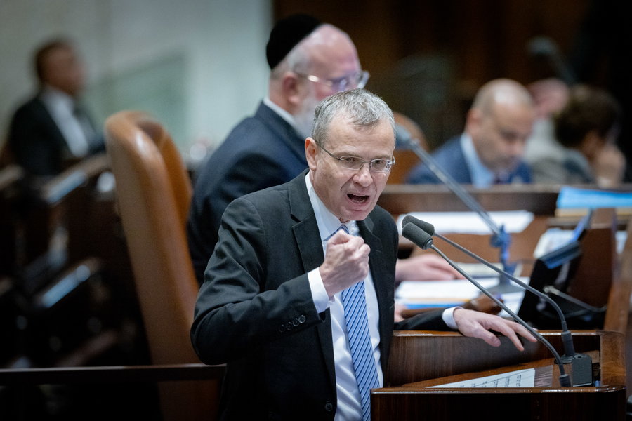 השר יריב לוין
