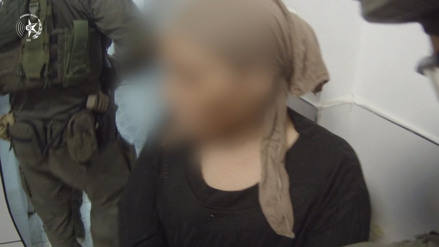 רגעי המעצר של אחות איסמעיל הנייה