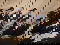 בהשתתפות אנשי ציבור ותקשורת: השדרן והזמר אלעד כהן חיתן את בתו | צפו