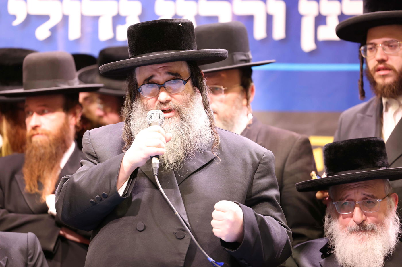 הרה"צ רבי חיים צבי טייטלבוים נואם