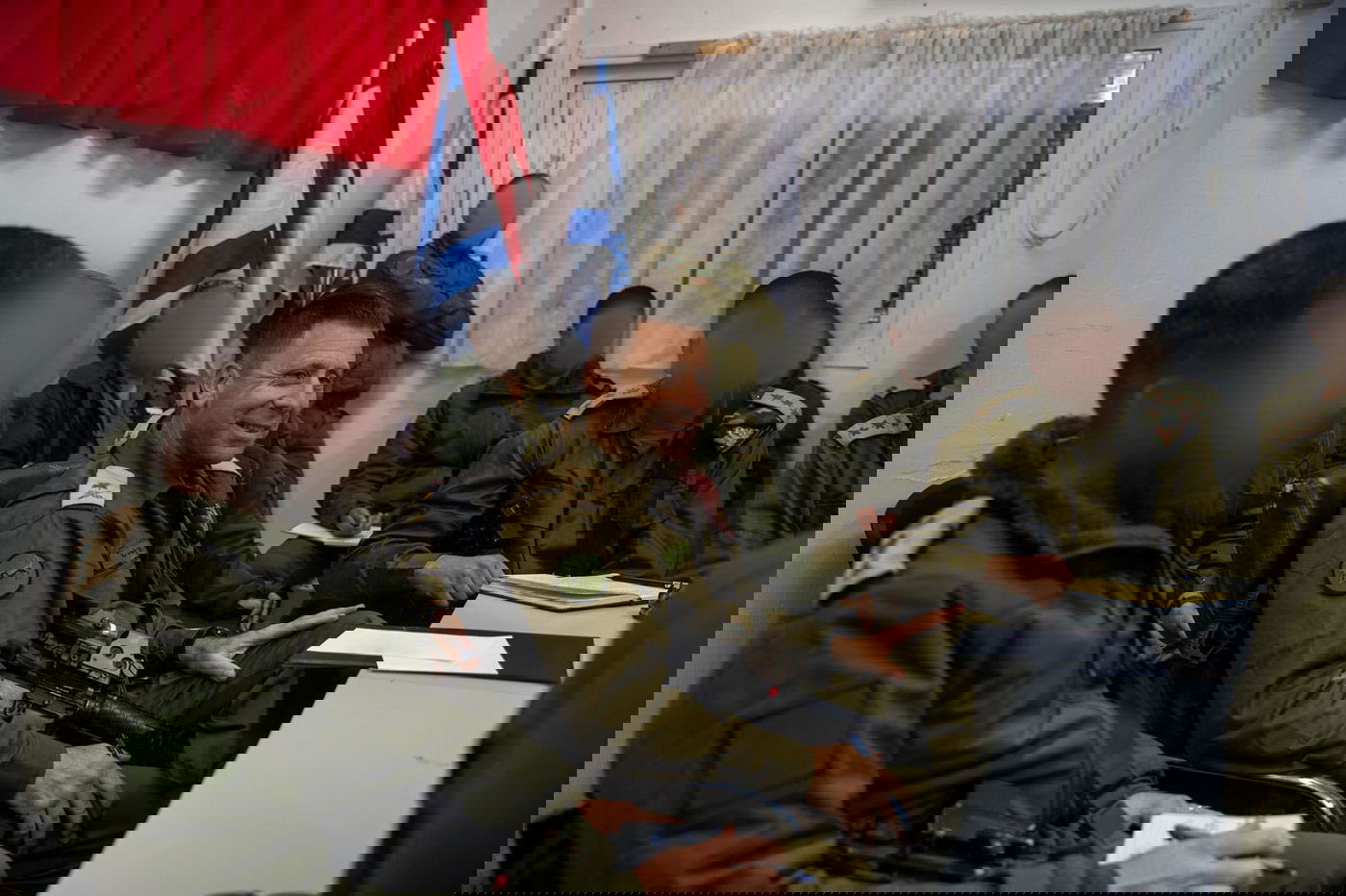 אלוף אבי בלוט בביקורת פתע בפיקוד המרכז