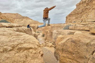 השבוע עם אחד החברים באפיק שבנחל צין