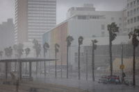 תל אביב גשומה