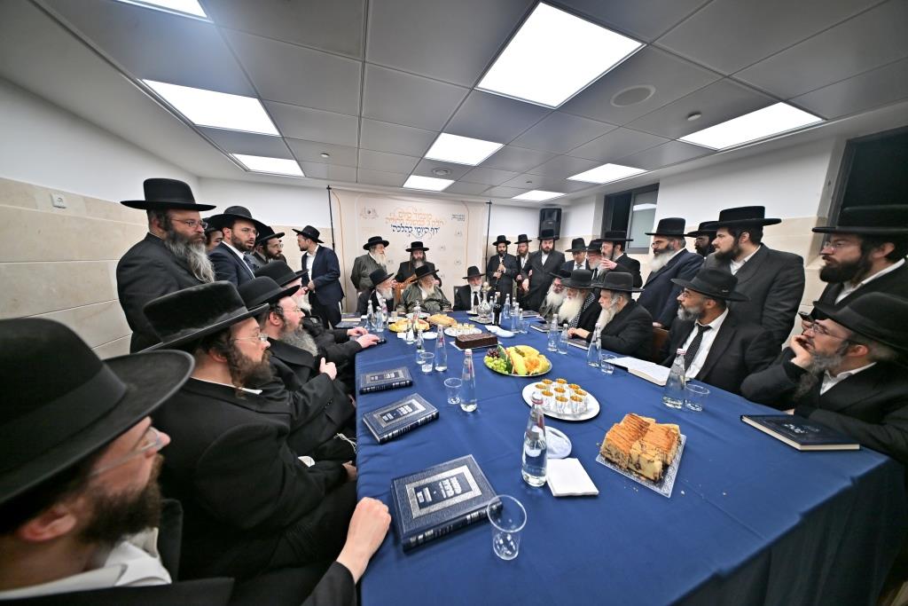 הסיום אצל האדמו"ר מתולדות אהרן 