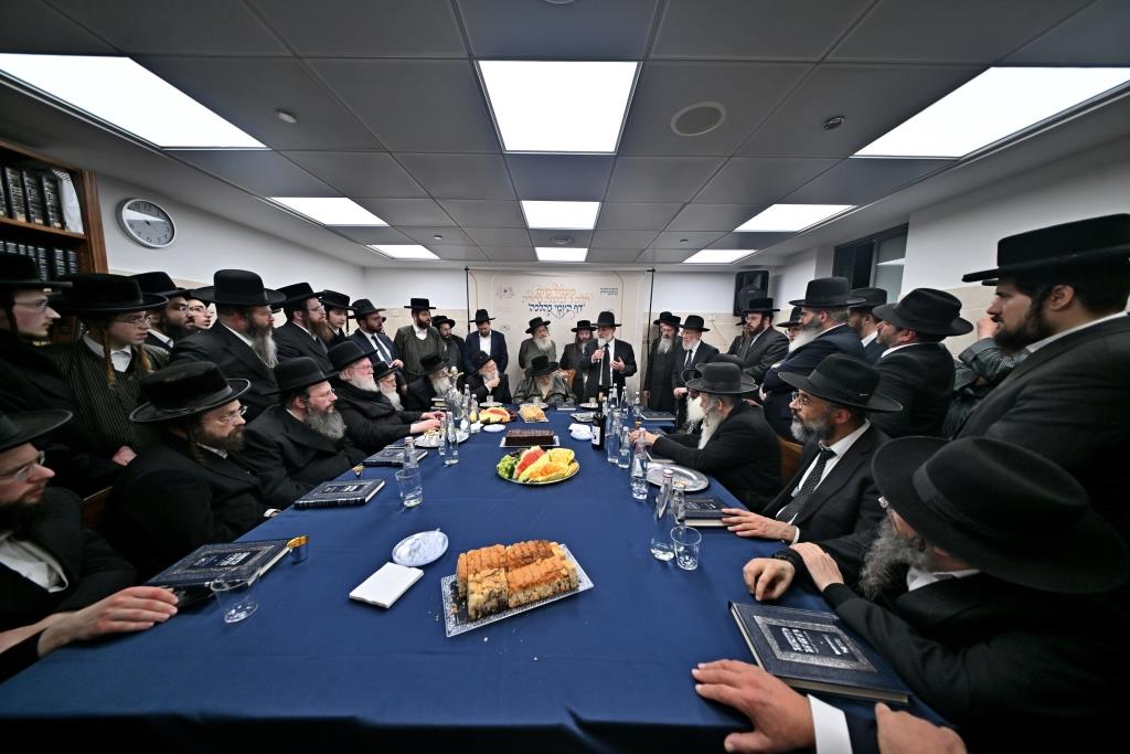 הסיום אצל האדמו"ר מתולדות אהרן 