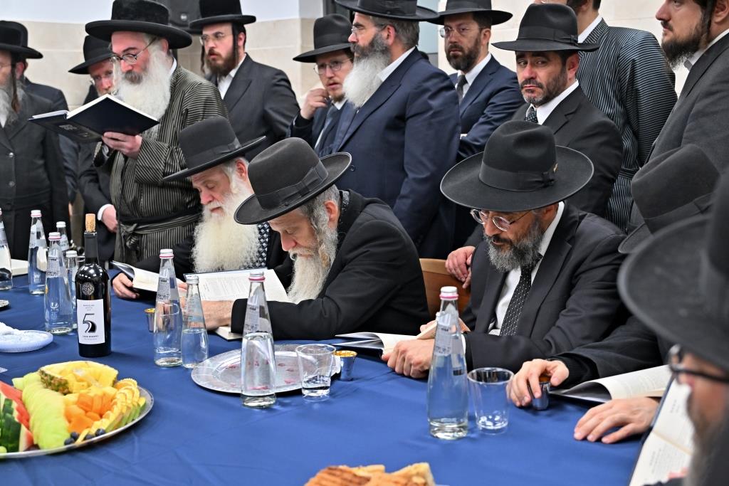 הסיום אצל האדמו"ר מתולדות אהרן 