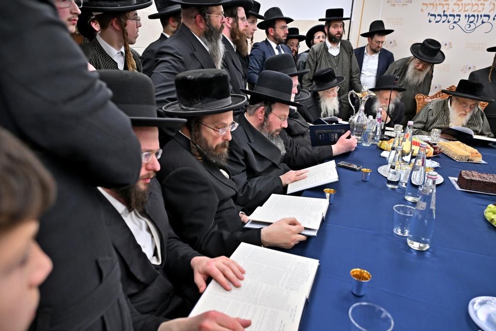 הסיום אצל האדמו"ר מתולדות אהרן 