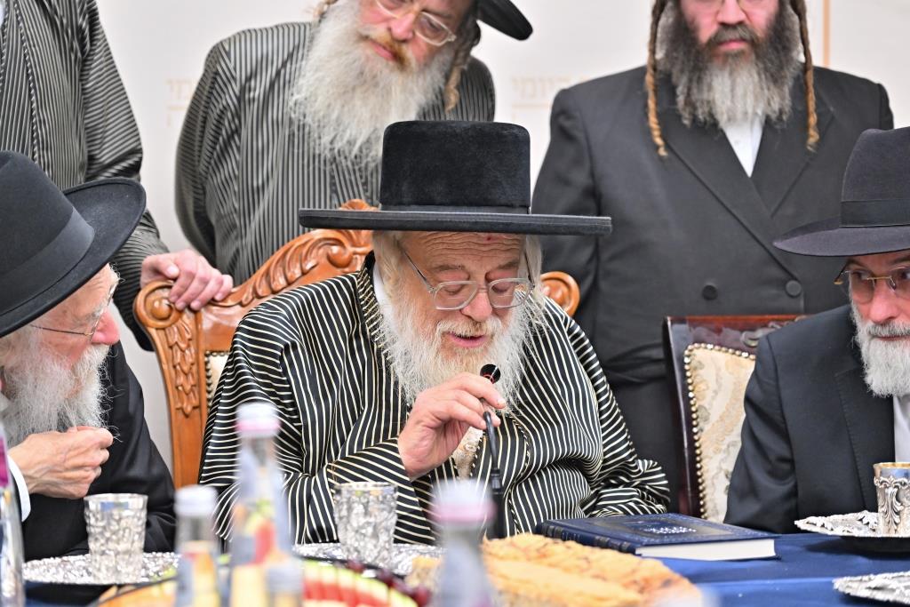 הסיום אצל האדמו"ר מתולדות אהרן 