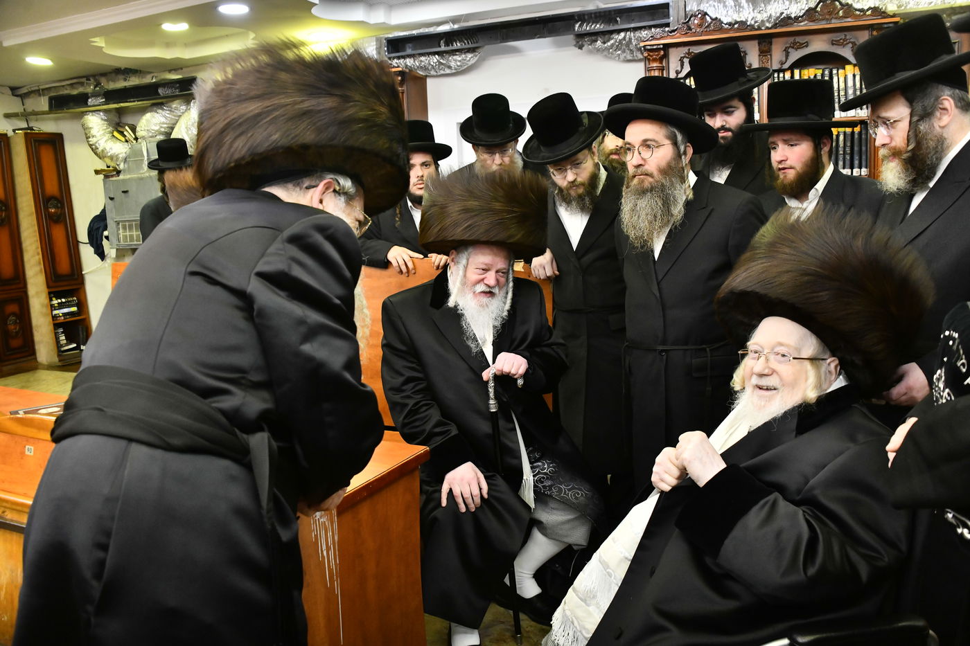 שמחת הברית בחצרות קרעטשניף - פרמשילאן - ספינקא