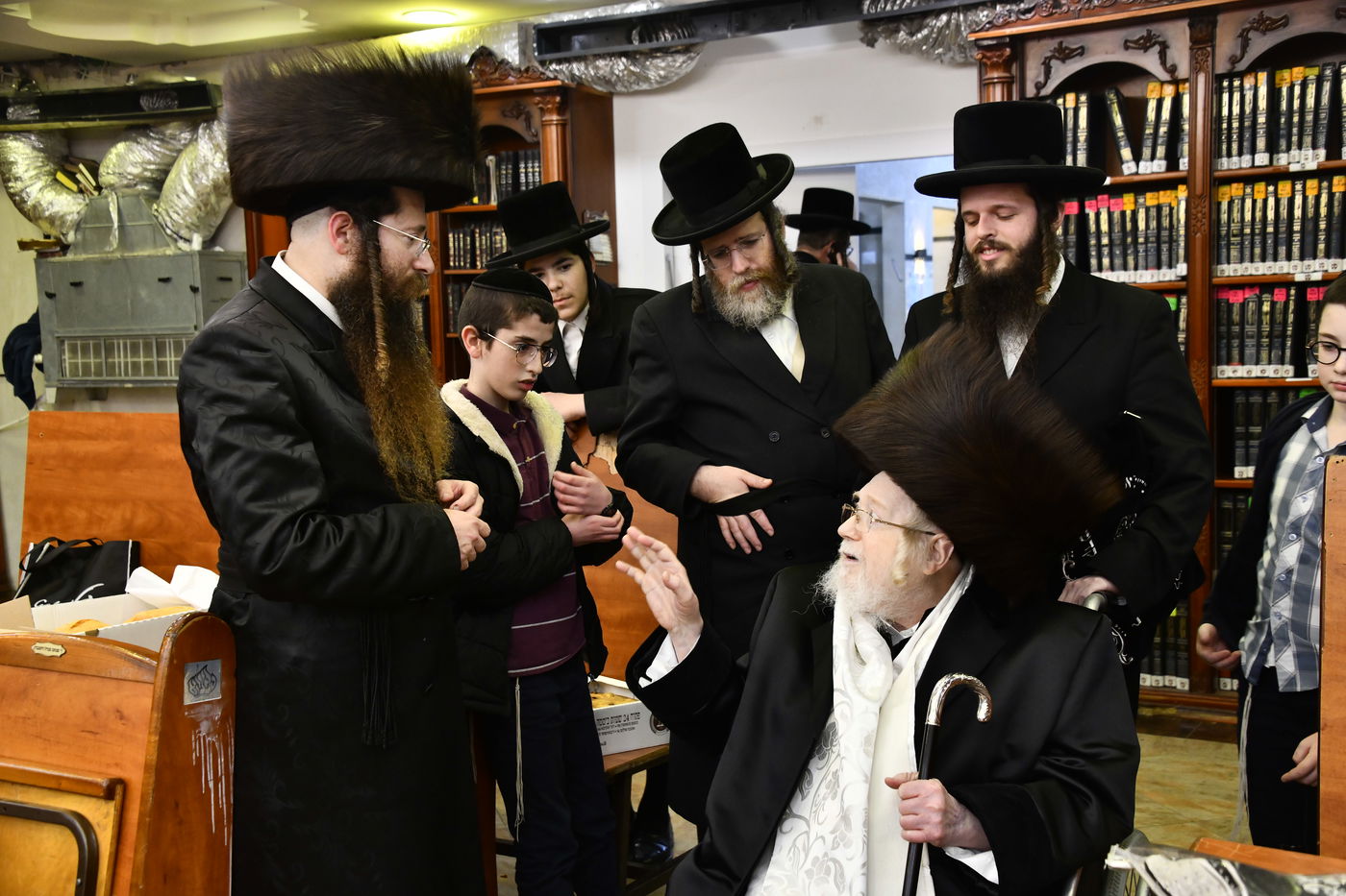 שמחת הברית בחצרות קרעטשניף - פרמשילאן - ספינקא