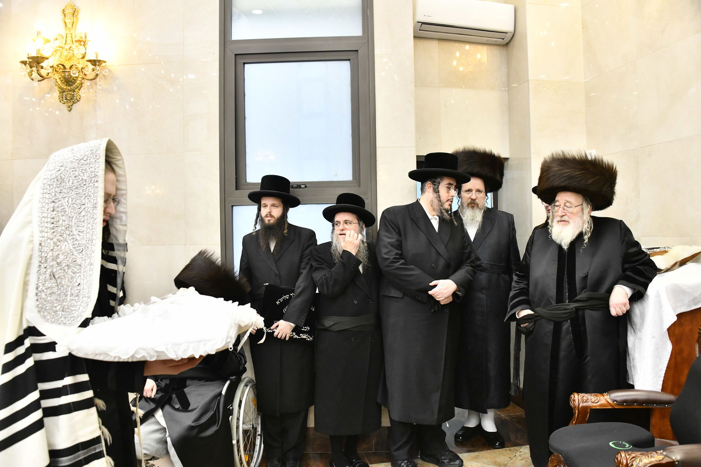 שמחת הברית בחצרות קרעטשניף - פרמשילאן - ספינקא