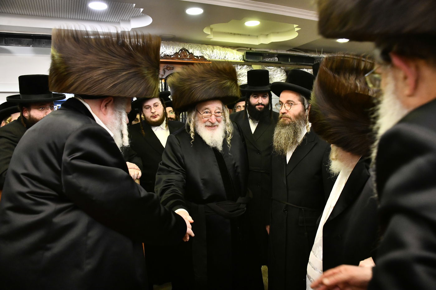 שמחת הברית בחצרות קרעטשניף - פרמשילאן - ספינקא