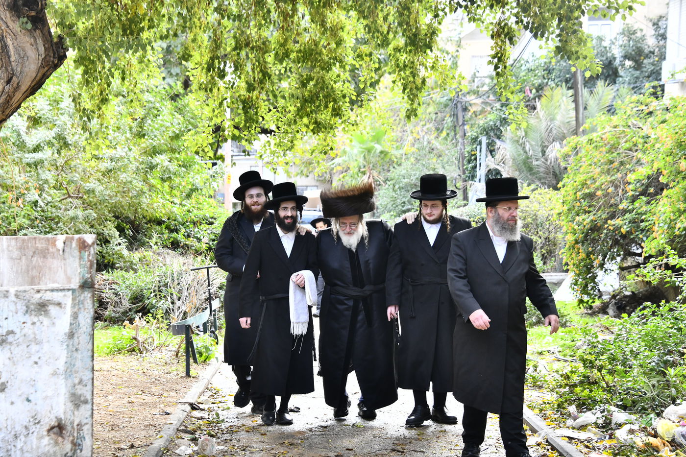 שמחת הברית בחצרות קרעטשניף - פרמשילאן - ספינקא