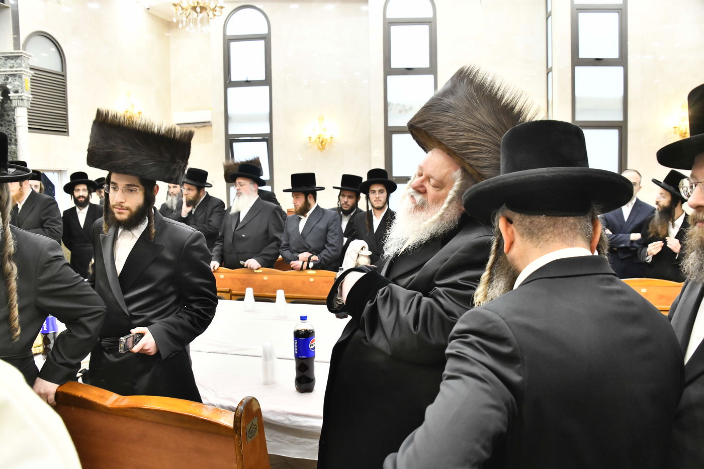 שמחת הברית בחצרות קרעטשניף - פרמשילאן - ספינקא