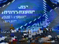 "טוב שהוא מחזיק את ההגה" | בצל המתיחות: הראשון לציון מפרגן לאריה דרעי • צפו