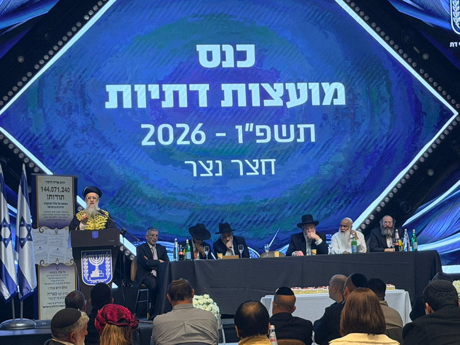 "טוב שהוא מחזיק את ההגה" | בצל המתיחות: הראשון לציון מפרגן לאריה דרעי • צפו