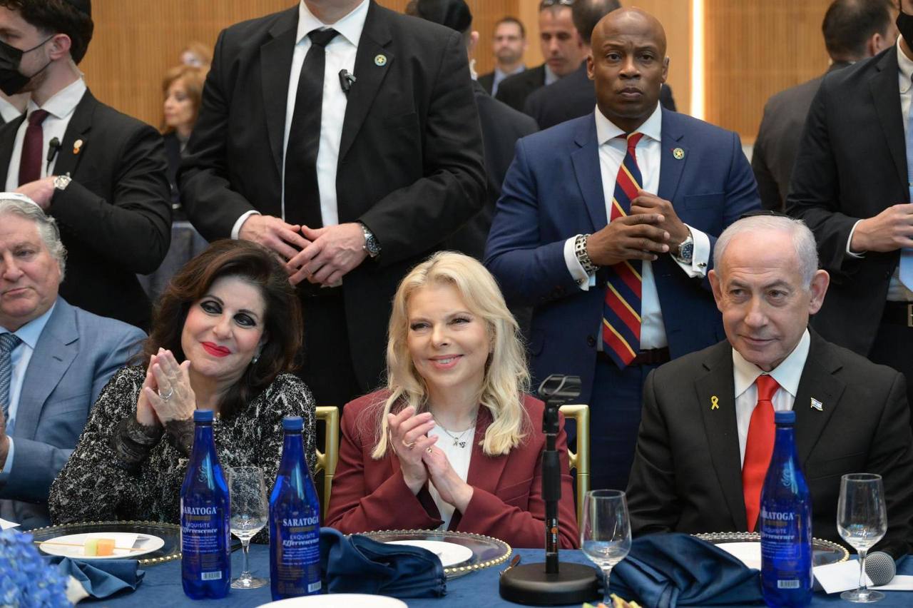 בשירת 'ימים': כך התקבל ראש הממשלה בבית הכנסת במיאמי | צפו