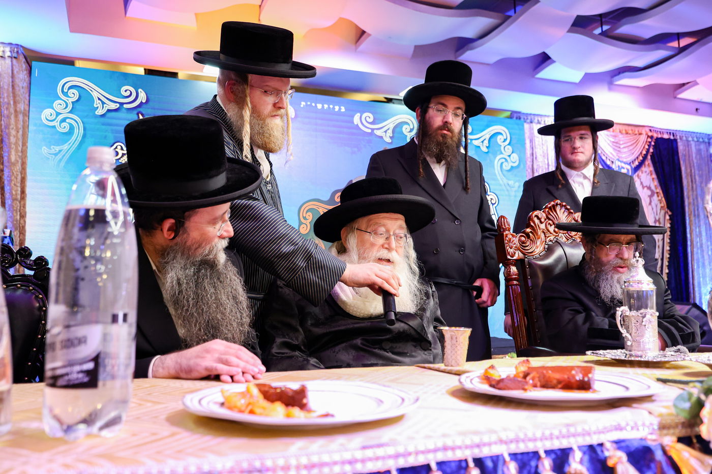 הדינר לטובת קרעטשניף סיגעט