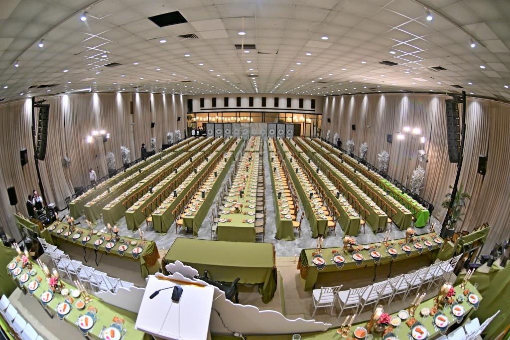 חלוקת פרסים בתולדות אהרן