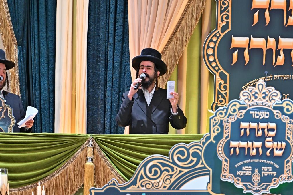 חלוקת פרסים בתולדות אהרן