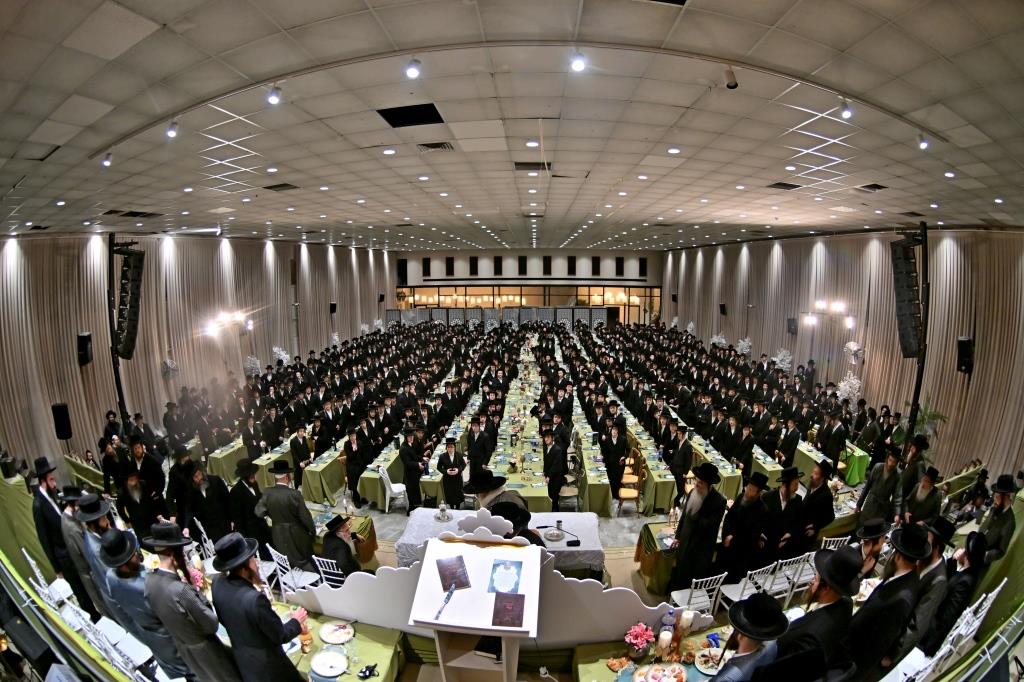 חלוקת פרסים בתולדות אהרן