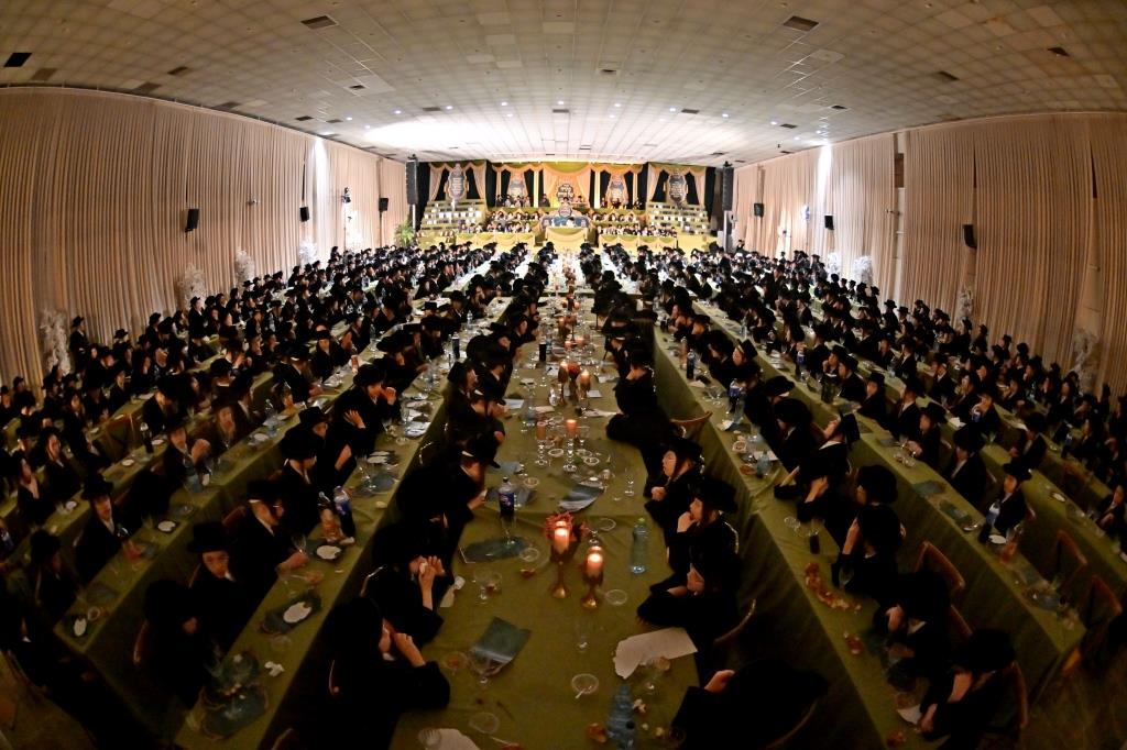 חלוקת פרסים בתולדות אהרן