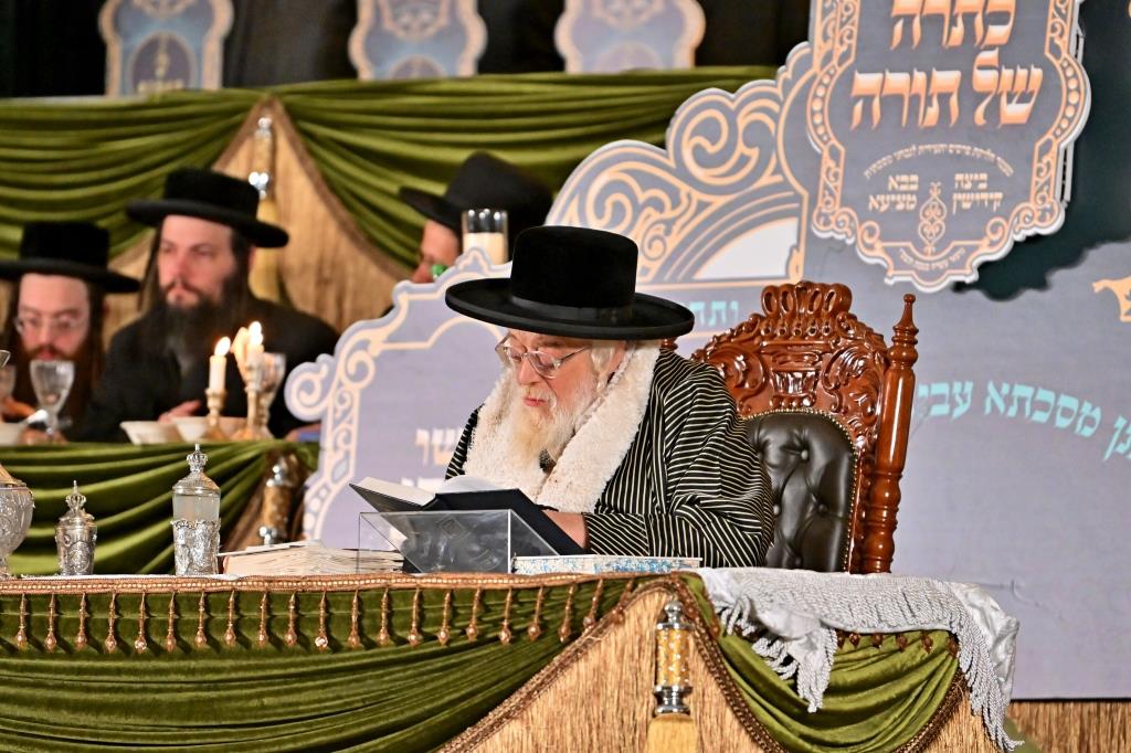 חלוקת פרסים בתולדות אהרן