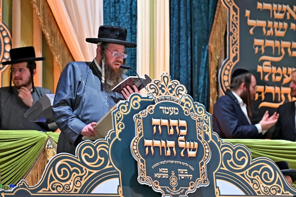 חלוקת פרסים בתולדות אהרן