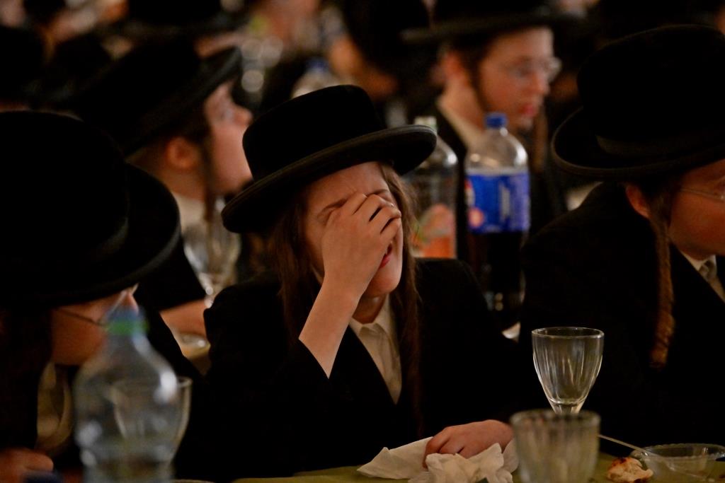 חלוקת פרסים בתולדות אהרן