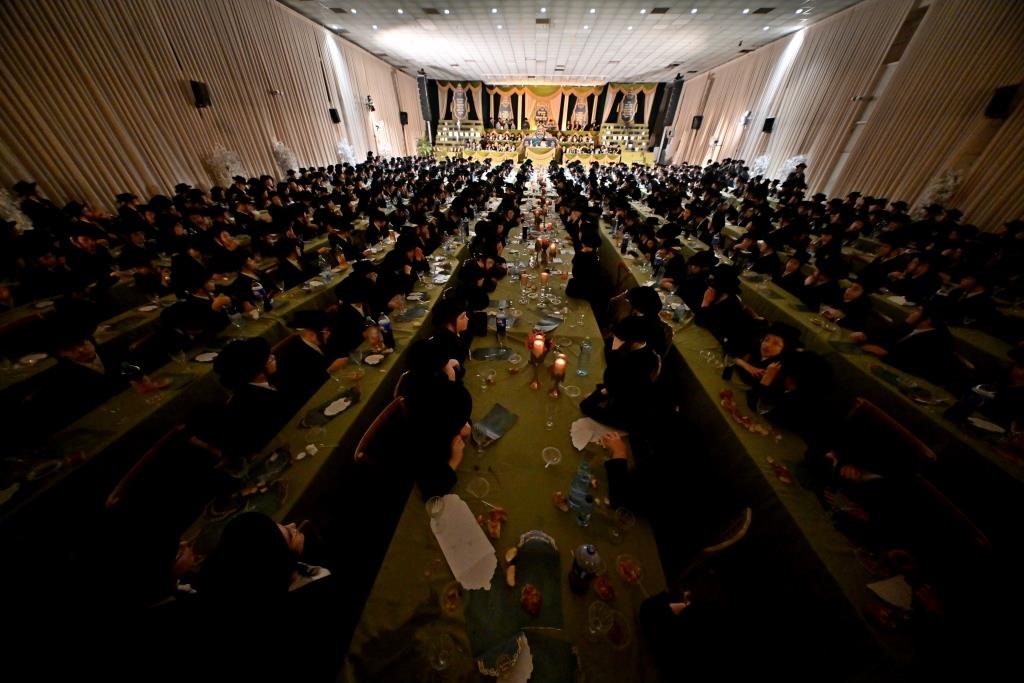 חלוקת פרסים בתולדות אהרן