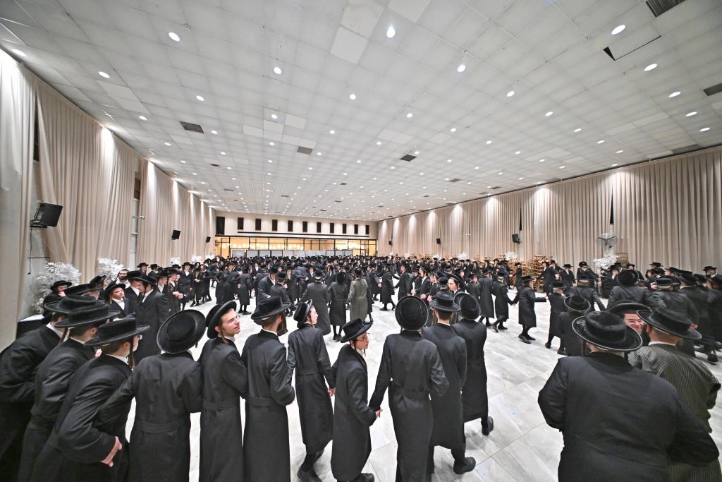 חלוקת פרסים בתולדות אהרן