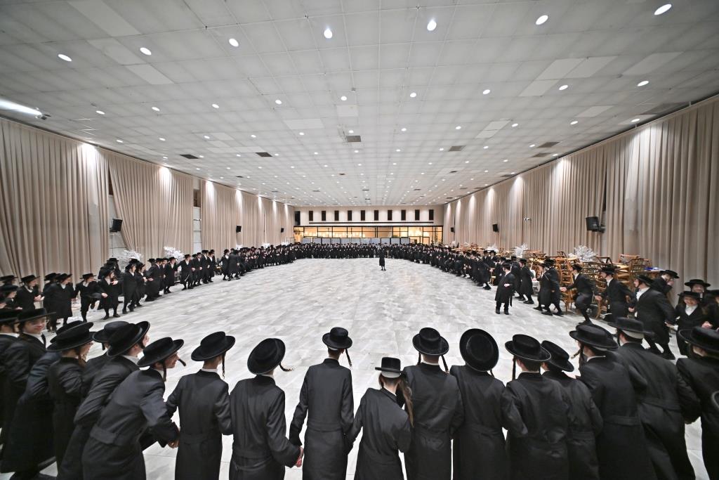 חלוקת פרסים בתולדות אהרן