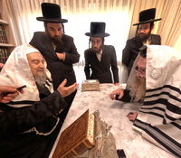 אב"ד אמונת ישראל בביקור אצל הגרי"מ שכטר 