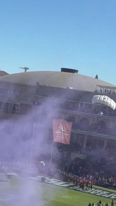 ארה"ב: המצנח נתקע בגדר - הצנחן נפל לקרקע מול אלפים | כך זה הסתיים 