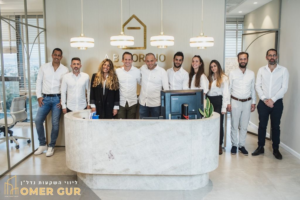 עומר גור סמנכ"ל א.ב מוראנו וצוות המשרד