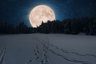 תופעת זריחת ירח.  21 November 2025