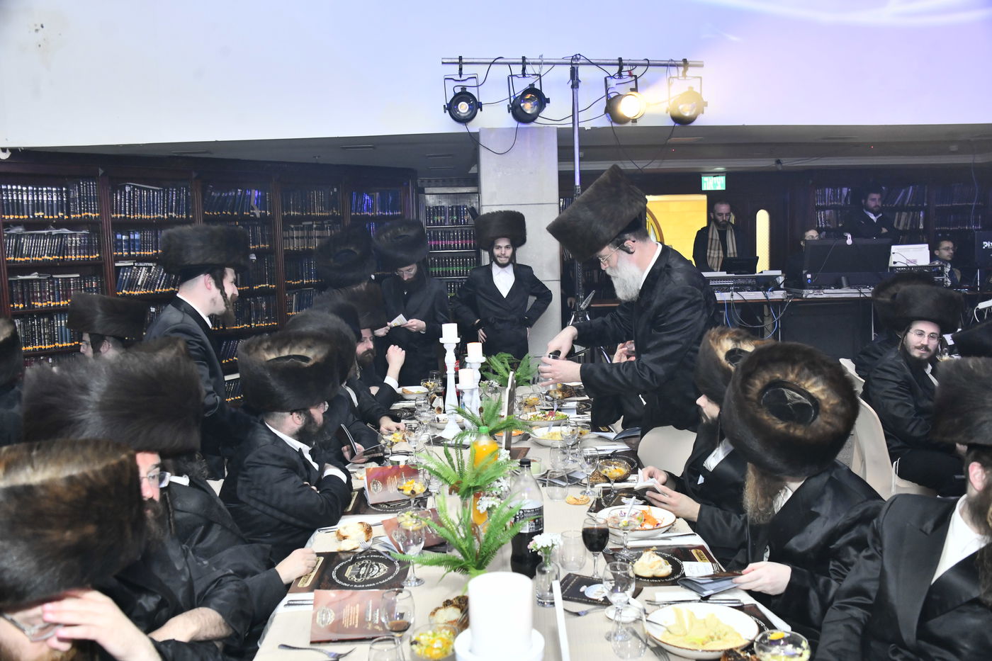 כינוסי בוגרי ישיבת ויז'ניץ בברכפלד