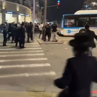 הנהג מנסה לחזור על עקבותיו בשל החסימה - ופתאום פורץ בדהירה קטלנית | רגעי האסון דקה אחר דקה