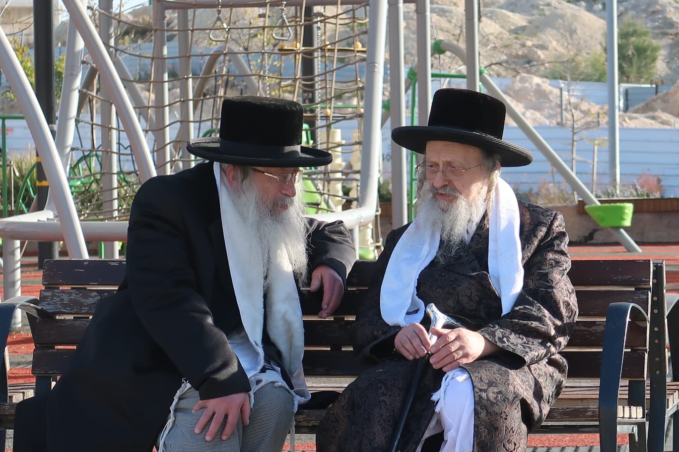 האדמורי"ם מקאליש ונדבורנה צפת, בנאות דשא