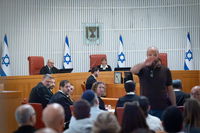 "חבורת פירומנים מסוכנת" | שופטי בג"צ דנים בעתירה של יאיר לפיד נגד תקציב מוסדות החינוך החרדי