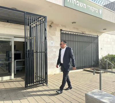 משריקי בביקור אתמול בכלא 10